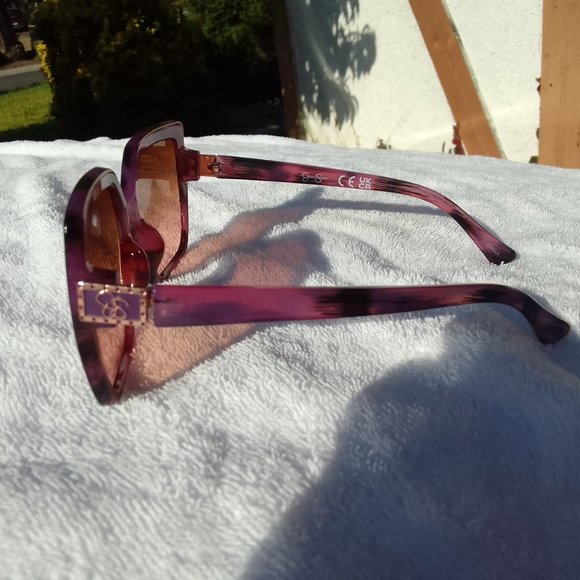 Bundle Jessica Simpson sunglass and 2 gift pairs main image 6